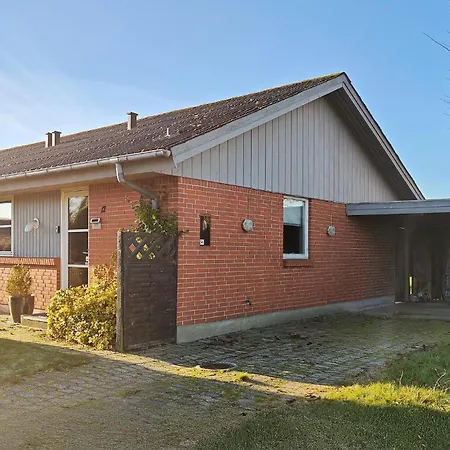 3 Bedroom Beautiful In بيت للعطل Hjørring