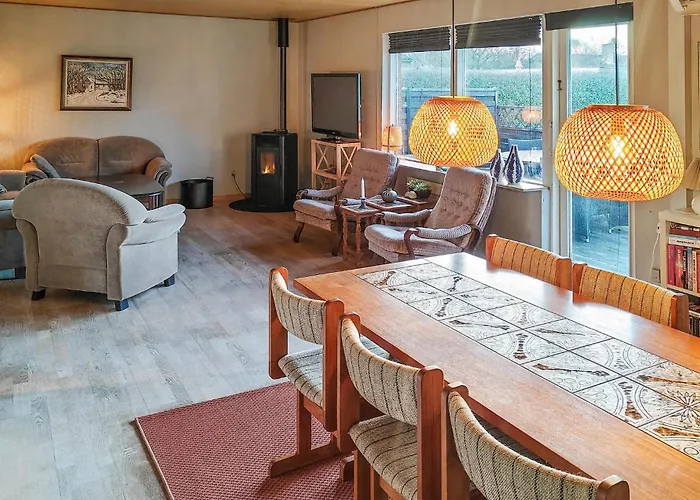 3 Bedroom Beautiful In Hjorring Nyaraló Hjørring